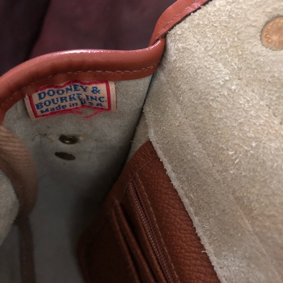 Authentic Beautiful Vintage Dooney & Bourke. - Picture 8 of 8